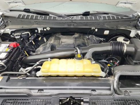 Used 2019 Ford Expedition XLT w/ Equipment Group 201A RWD image 33