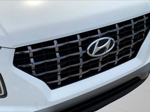 New 2025 Hyundai Venue SEL image 21