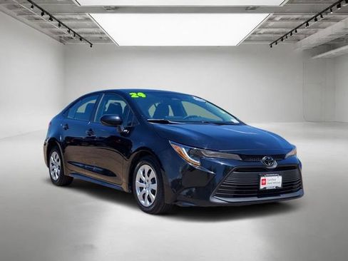 Used 2024 Toyota Corolla LE FWD image 7