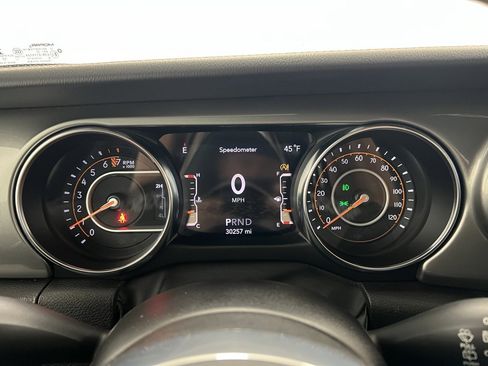 Used 2022 Jeep Wrangler Unlimited Sahara w/ Cold Weather Group image 23