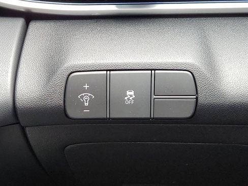 New 2026 Hyundai Elantra Limited FWD image 16
