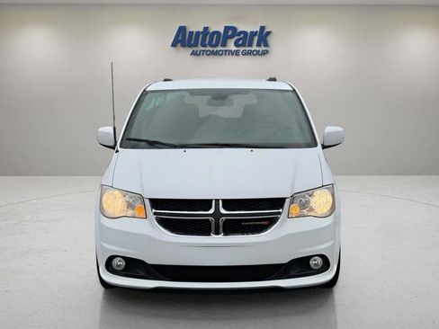 Used 2020 Dodge Grand Caravan SXT image 2