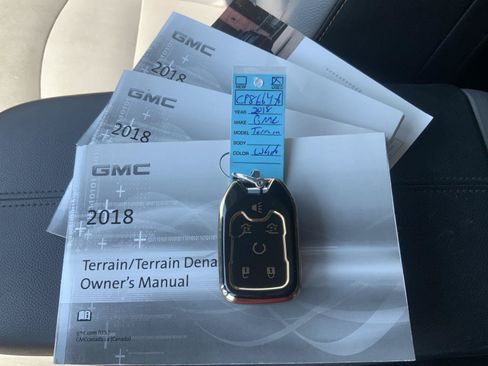 Used 2018 GMC Terrain SLT w/ Preferred Package FWD image 18
