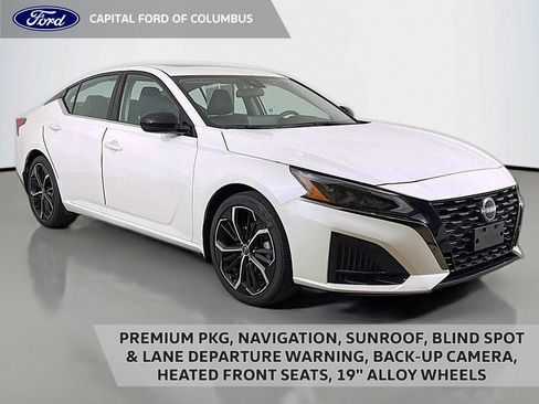Used 2023 Nissan Altima 2.5 SR w/ SR Premium Package FWD image 1