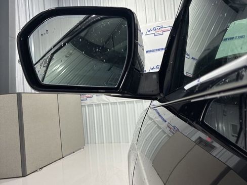 Used 2024 Ford Expedition Limited image 13