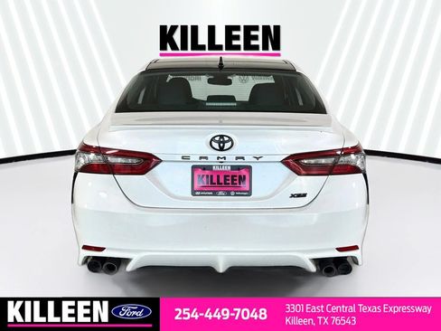 Used 2022 Toyota Camry XSE FWD image 8