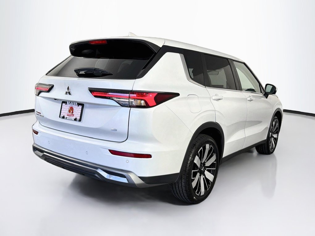 Used 2025 Mitsubishi Outlander SE FWD image 10