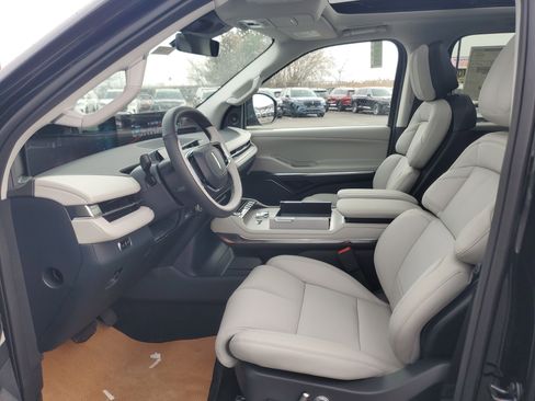 New 2026 Lincoln Navigator Reserve image 12