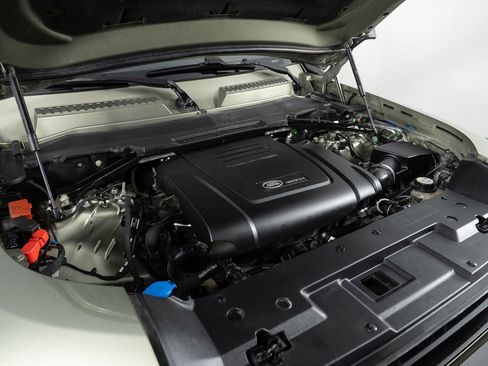 Used 2020 Land Rover Defender 110 S image 39