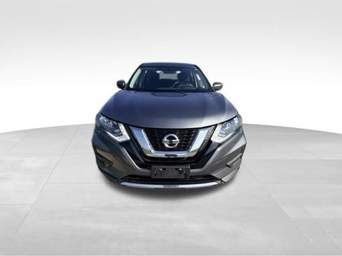Used 2017 Nissan Rogue S AWD/4WD image 3