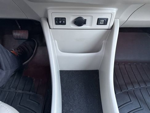 Used 2012 Toyota Prius V Two image 22