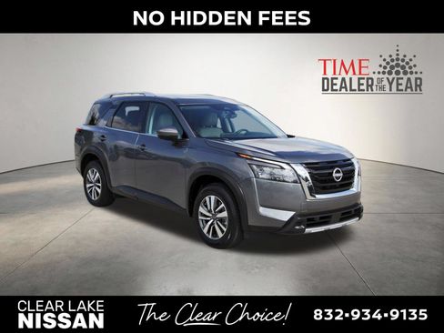 Used 2025 Nissan Pathfinder SL FWD image 9