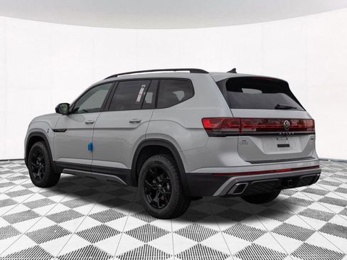 New 2026 Volkswagen Atlas Peak Edition image 11