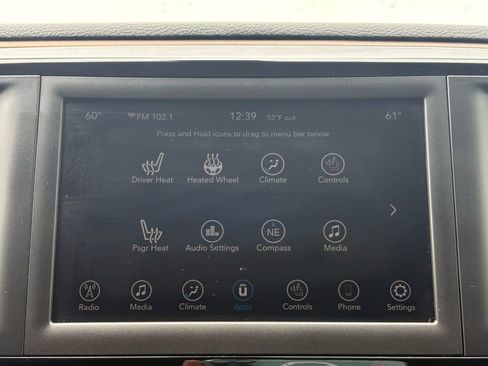Used 2019 Chrysler Pacifica Touring-L FWD image 18
