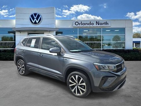 Used 2023 Volkswagen Taos SE FWD image 1