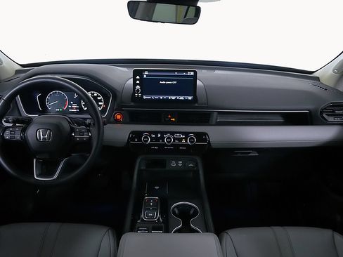 Used 2025 Honda Pilot Touring image 15