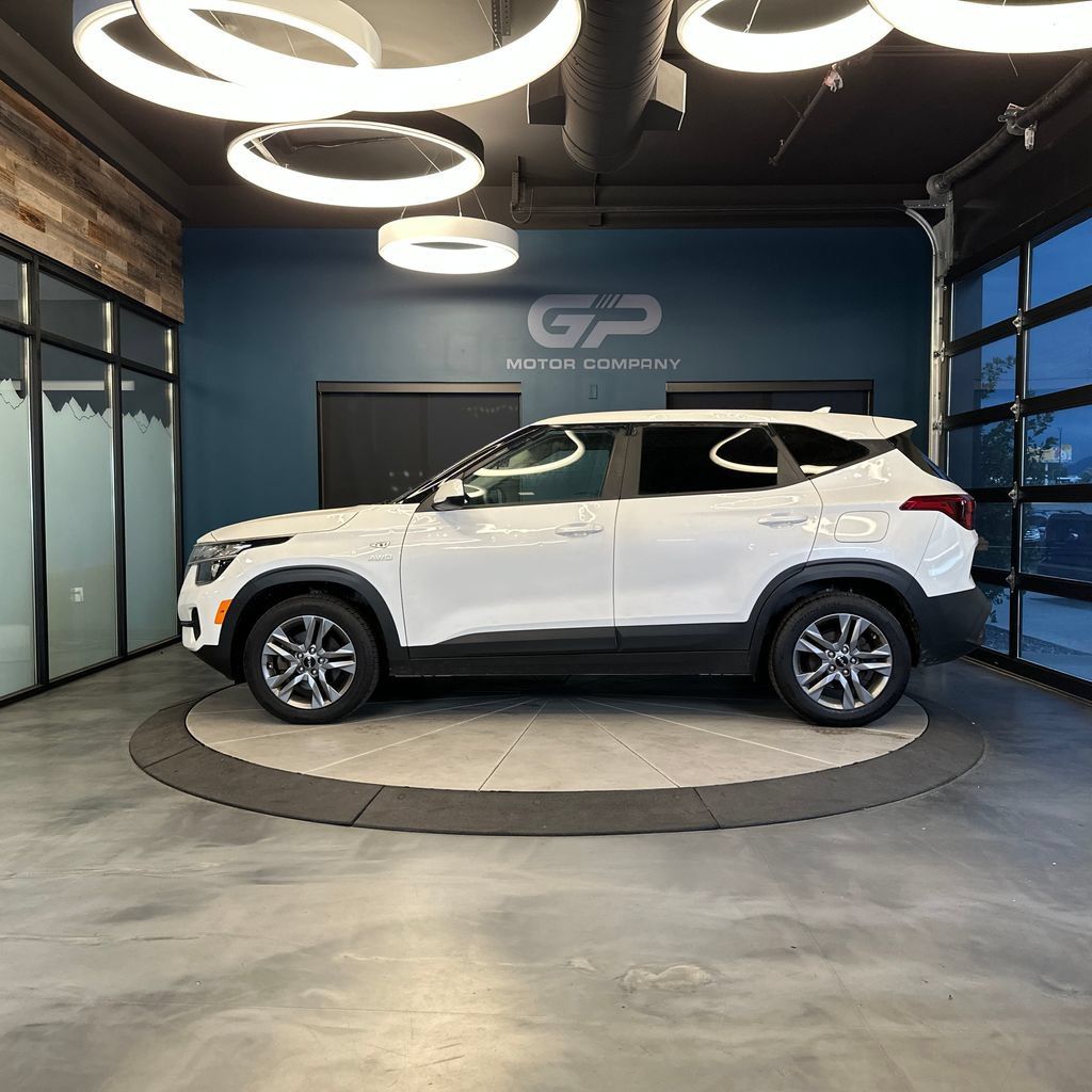 Used 2023 Kia Seltos LX AWD/4WD image 6