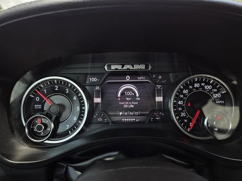 Used 2022 RAM 1500 Laramie AWD/4WD image 23