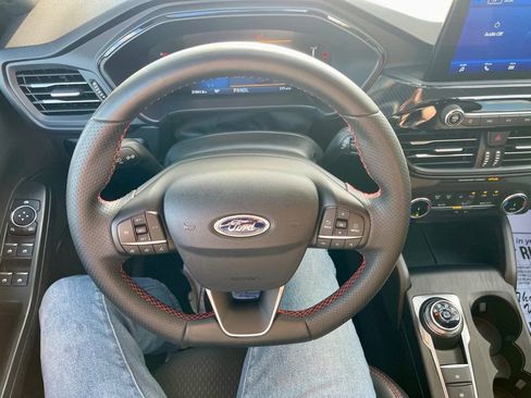 Used 2025 Ford Escape ST-Line image 13