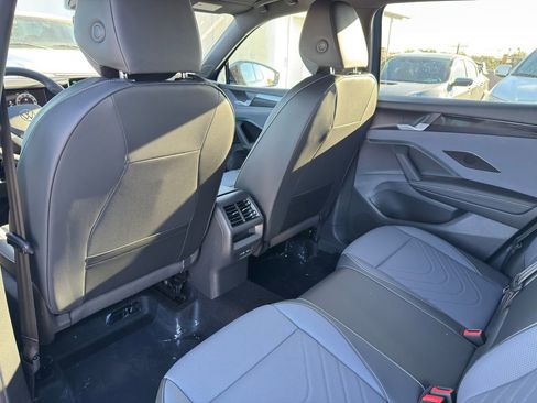 New 2026 Volkswagen Tiguan SE R-Line FWD image 24