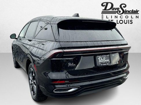 Used 2024 Lincoln Nautilus Reserve w/ Equipment Group 202A image 7