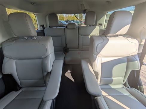 Certified 2025 Ford Expedition Active image 35