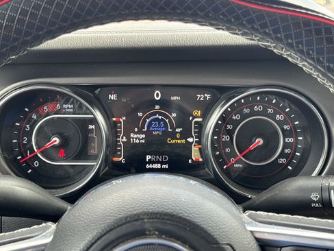 Used 2021 Jeep Wrangler Unlimited Rubicon image 14