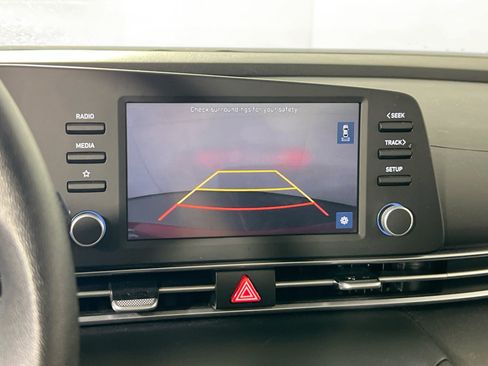 Used 2023 Hyundai Elantra SEL w/ Cargo Package FWD image 13