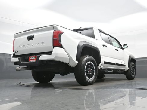 Used 2024 Toyota Tacoma TRD Off-Road w/ TRD Off Road Upgrade Package AWD/4WD image 32