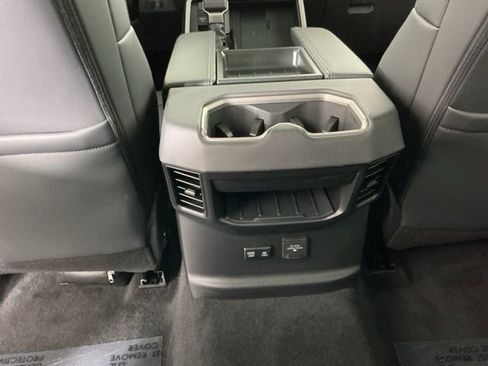 Used 2025 Toyota Tundra Limited AWD/4WD image 25