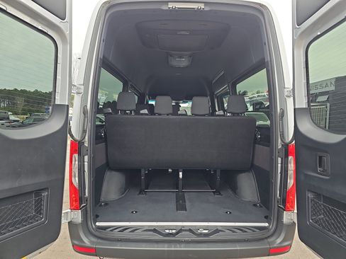 Used 2024 Mercedes-Benz Sprinter 2500 image 13