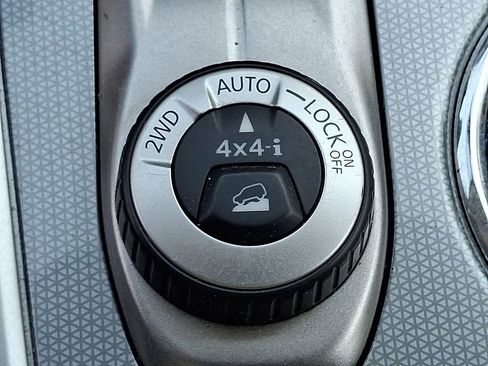 Used 2018 Nissan Pathfinder SL w/ SL Premium Package AWD/4WD image 27