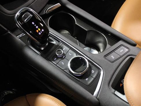 Certified 2022 Cadillac XT5 Premium Luxury image 18