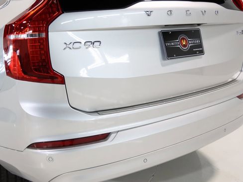 Used 2022 Volvo XC90 T6 Momentum w/ Advanced Package image 64