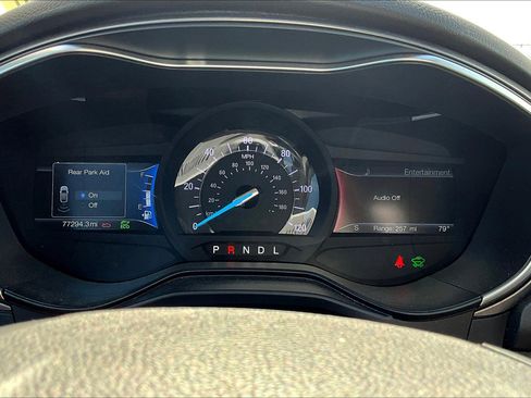 Used 2019 Ford Fusion SE image 24