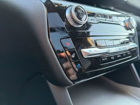 Certified 2022 Ford Explorer Limited image 32