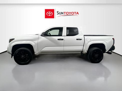 Used 2025 Toyota Tacoma SR AWD/4WD image 7