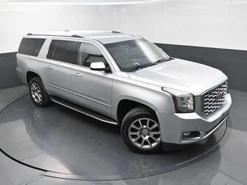 Used 2020 GMC Yukon XL Denali image 34