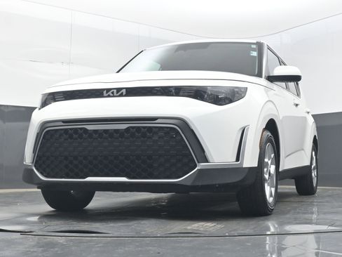 Used 2024 Kia Soul LX w/ Option Group 015 FWD image 20