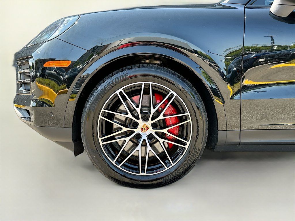 Certified 2026 Porsche Cayenne S AWD/4WD image 33