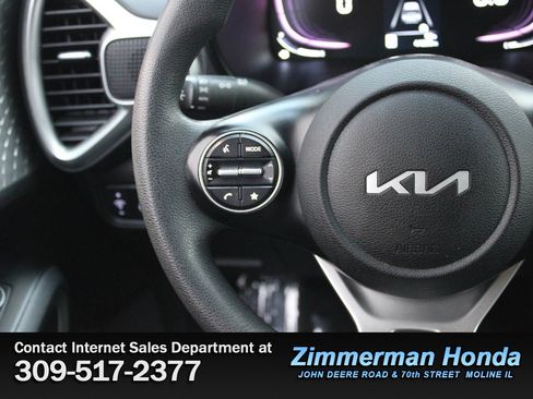 Used 2023 Kia Soul LX w/ LX Technology Package image 11