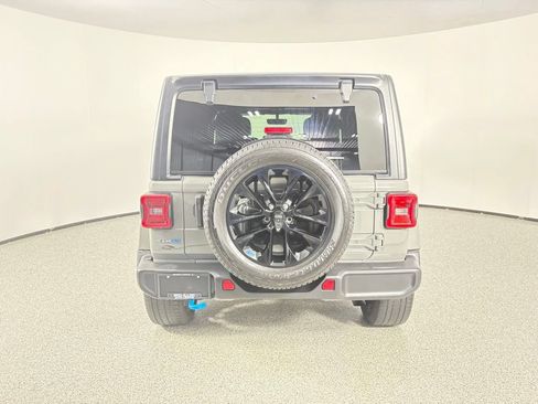 Used 2023 Jeep Wrangler Unlimited Sahara w/ Cold Weather Group AWD/4WD image 6
