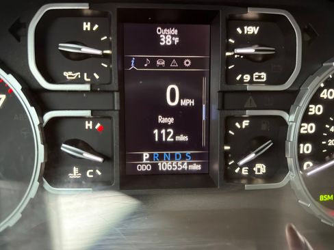 Used 2020 Toyota Tundra SR5 w/ SR5 Convenience Package AWD/4WD image 19