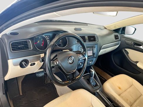 Used 2015 Volkswagen Jetta SE FWD image 9
