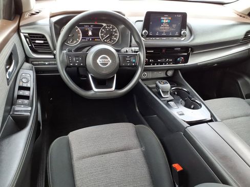 Used 2021 Nissan Rogue SV image 11