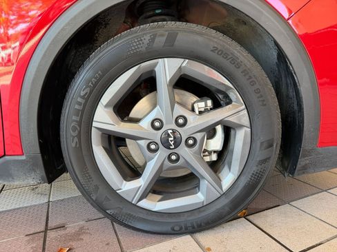 Used 2025 Kia K4 LXS FWD image 29