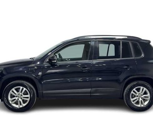 Used 2017 Volkswagen Tiguan S FWD image 1
