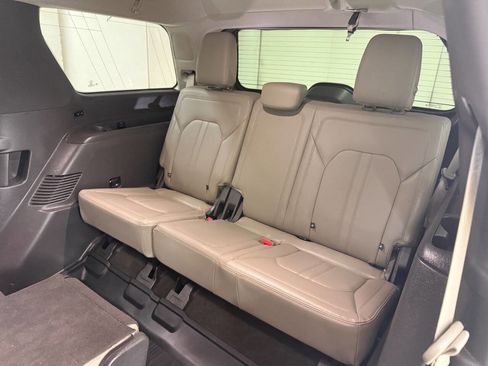 Used 2018 Ford Expedition Limited w/ Equipment Group 301A image 43