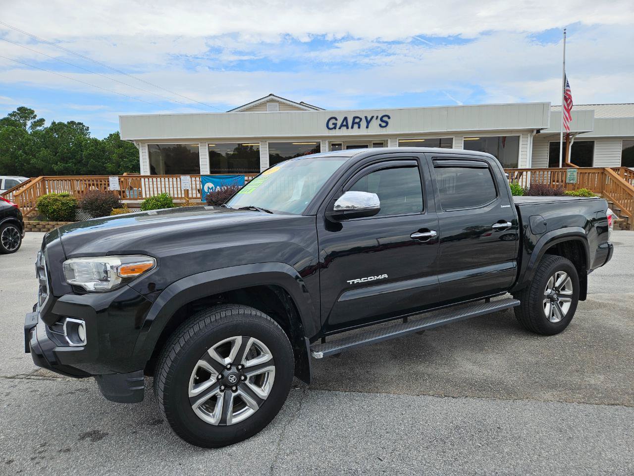 Used 2017 Toyota Tacoma Limited w/ Tow Package AWD/4WD image 2