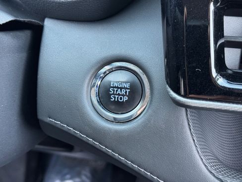 Used 2022 Toyota Highlander Platinum image 22